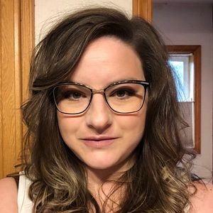 Meet your Posher, Leah